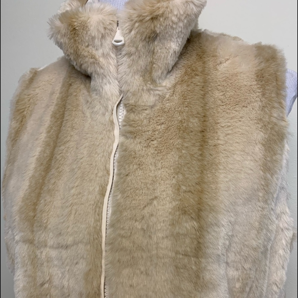🍄 Kristen Blake Reversible Faux Fur Vest Size S - Picture 4 of 13